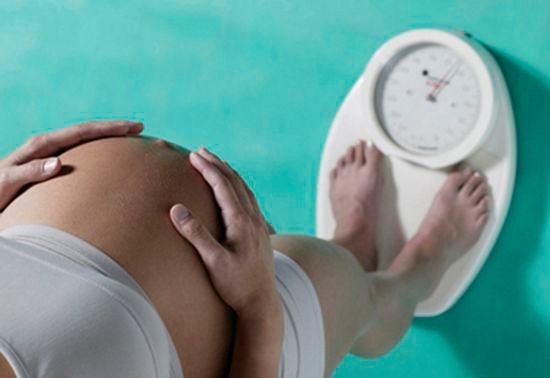 Лишний вес во время беременности повышает риск проблем с легкими у будущих детей