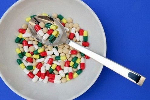 Несовместимость лекарств с едой – это должен знать каждый! Обязательно сохраните себе!