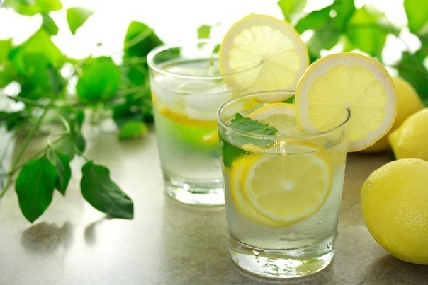 6 причин выпить воду с лимоном натощак утром
